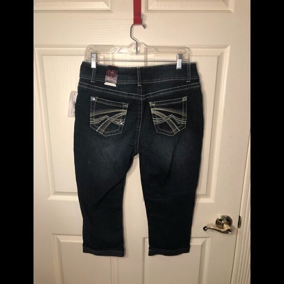 No Boundaries jean capris - Picture 2 of 5